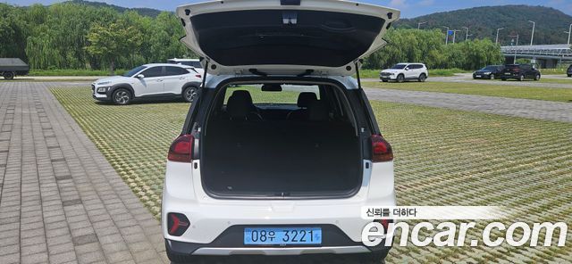 Kia Niro 2024 — photo 17