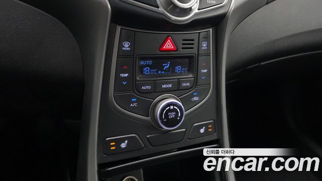 Hyundai AVANTE 2015 — photo 16
