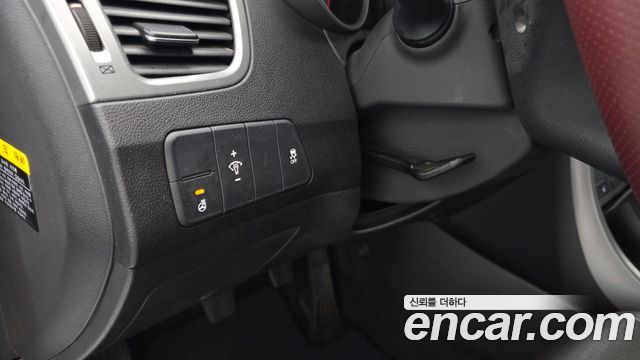 Hyundai AVANTE 2015 — photo 17