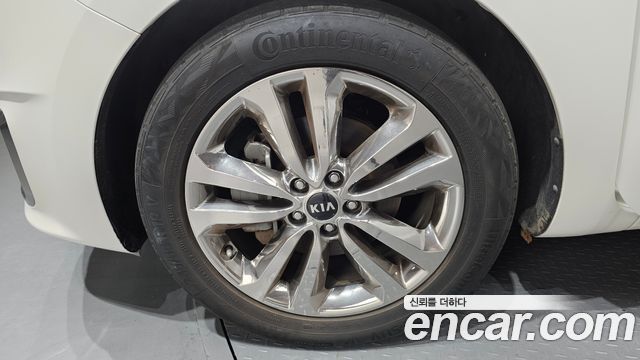 Kia Canival 2015 — photo 5