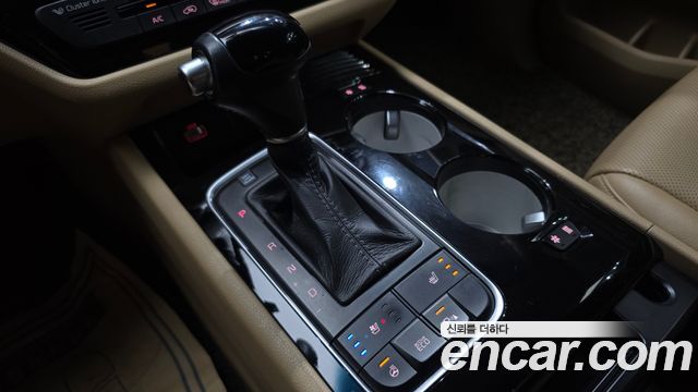 Kia Canival 2015 — photo 9