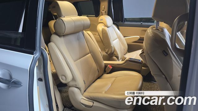 Kia Canival 2015 — photo 12