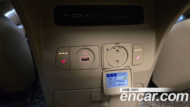 Kia Canival 2015 — photo 16
