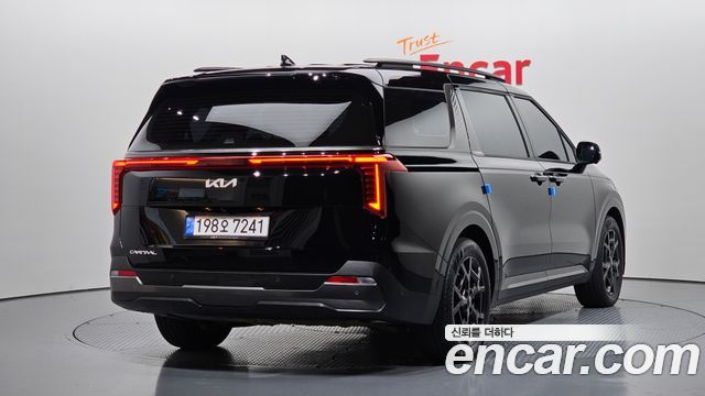 Kia Canival 2025 — photo 2