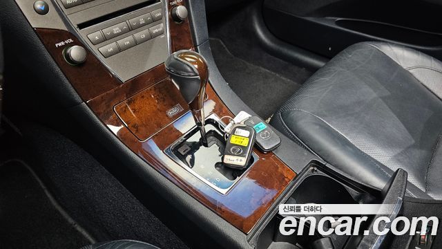 Lexus ES 2012 — photo 9