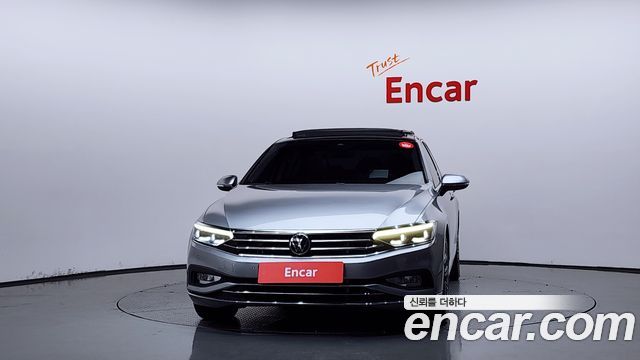 Volkswagen Passat 2022 — photo 3