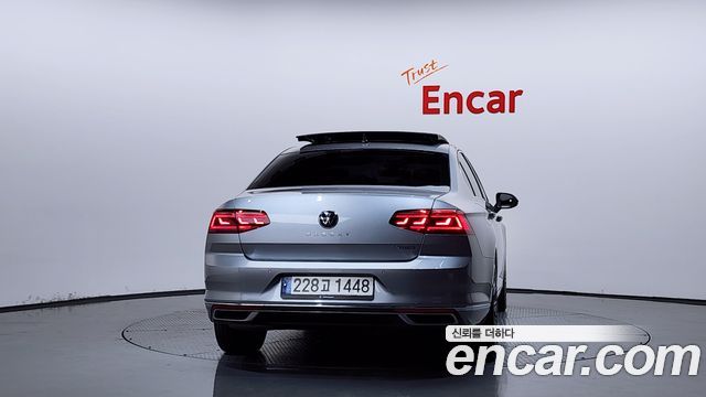 Volkswagen Passat 2022 — photo 4