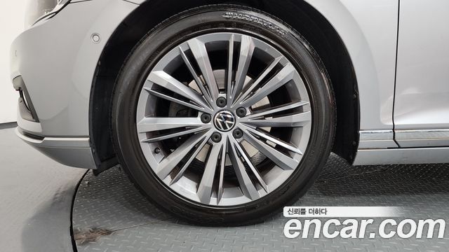 Volkswagen Passat 2022 — photo 5