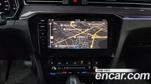 Volkswagen Passat 2022 — photo 17