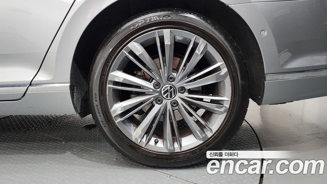 Volkswagen Passat 2022 — photo 7
