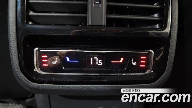 Volkswagen Passat 2022 — photo 33