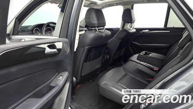 Mercedes-Benz GLE-Class 2017 — photo 11