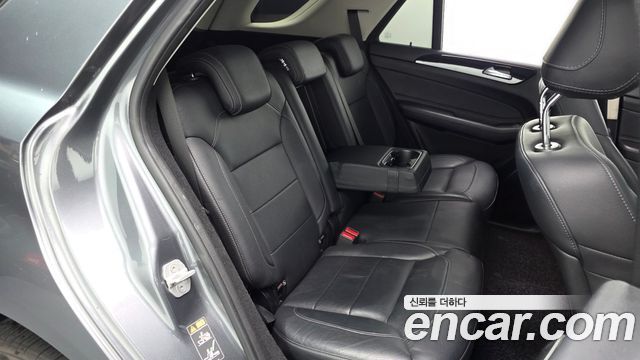 Mercedes-Benz GLE-Class 2017 — photo 12