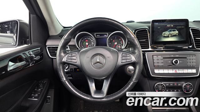 Mercedes-Benz GLE-Class 2017 — photo 13