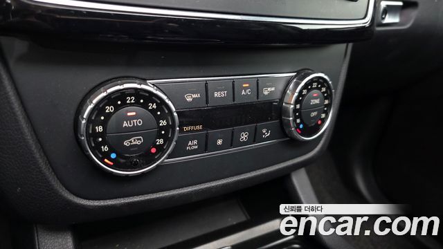 Mercedes-Benz GLE-Class 2017 — photo 16