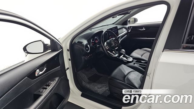 Kia K3 2022 — photo 13