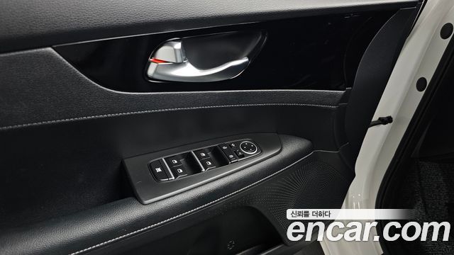 Kia K3 2022 — photo 34