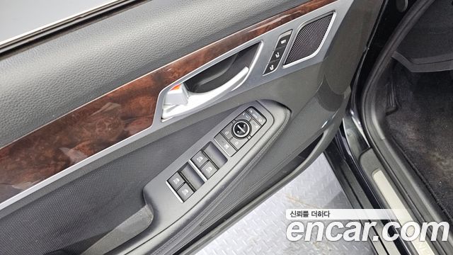 Hyundai Genesis 2016 — photo 13