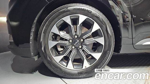 Kia Canival 2023 — photo 5