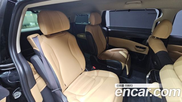 Kia Canival 2023 — photo 17