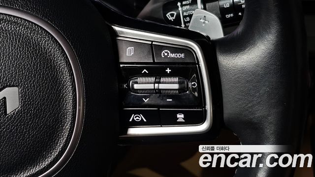 Kia Canival 2023 — photo 23
