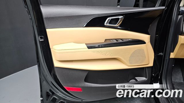 Kia Canival 2023 — photo 14