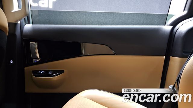 Kia Canival 2023 — photo 15