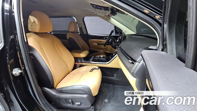 Kia Canival 2023 — photo 16