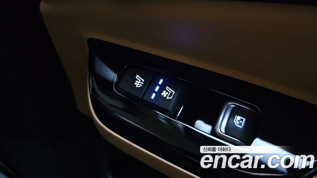 Kia Canival 2023 — photo 31