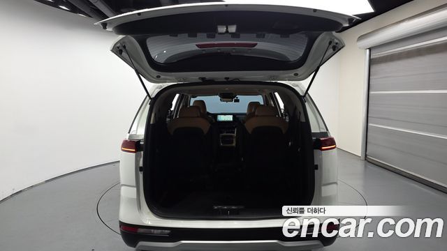 Kia Canival 2022 — photo 20