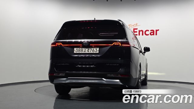 Kia Canival 2021 — photo 4