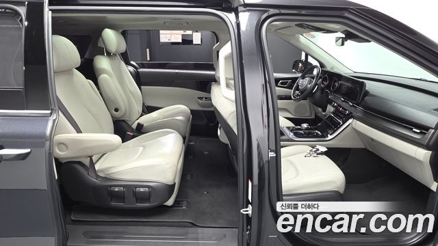 Kia Canival 2021 — photo 11
