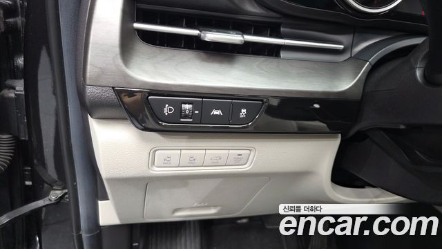 Kia Canival 2021 — photo 12