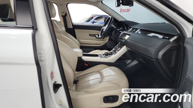 Land Rover Range Rover Evoque 2017 — photo 11