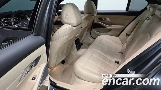 BMW 3-Series 2020 — photo 18