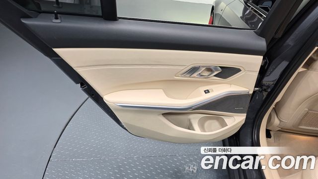 BMW 3-Series 2020 — photo 15