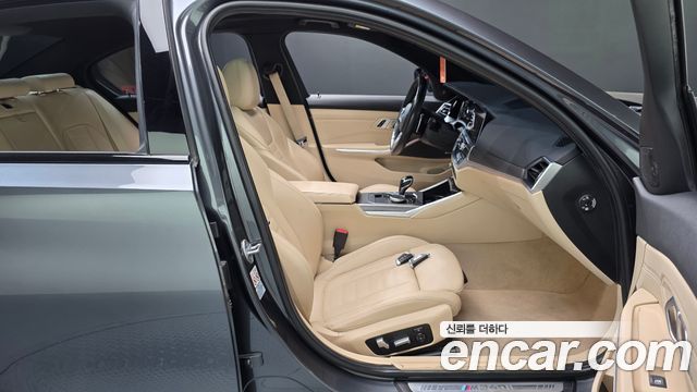 BMW 3-Series 2020 — photo 16