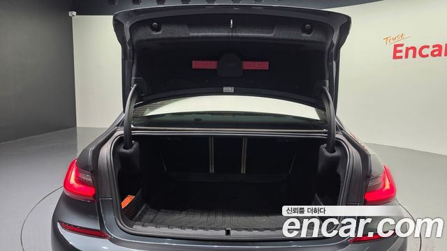 BMW 3-Series 2020 — photo 34