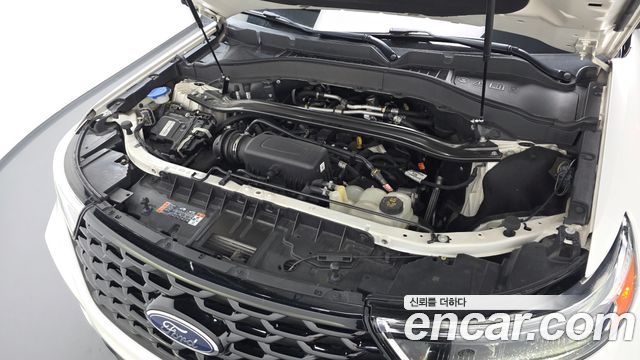 Ford Explorer 2021 — photo 6
