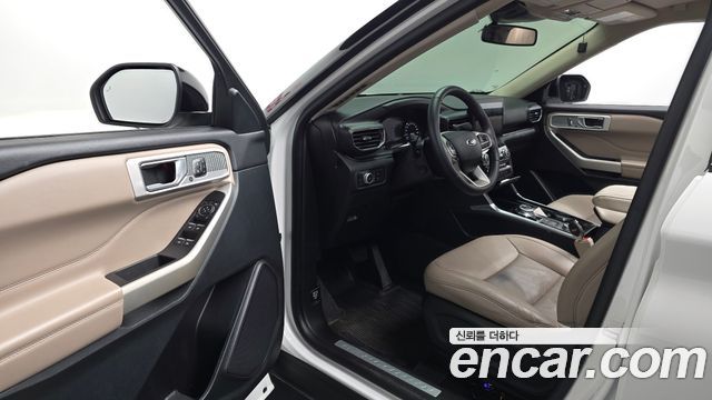 Ford Explorer 2021 — photo 10