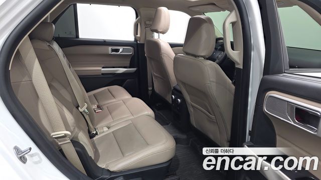 Ford Explorer 2021 — photo 12