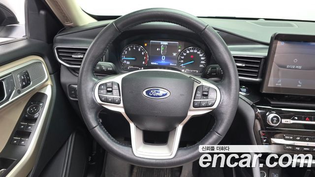 Ford Explorer 2021 — photo 13