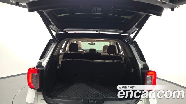 Ford Explorer 2021 — photo 20