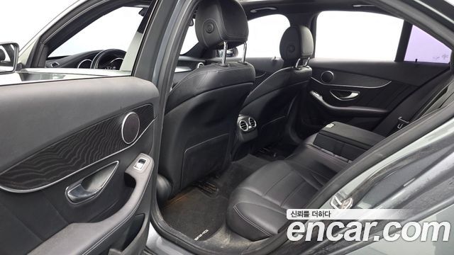 Mercedes-Benz C-Class 2017 — photo 11