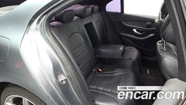 Mercedes-Benz C-Class 2017 — photo 12