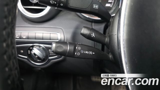Mercedes-Benz C-Class 2017 — photo 19