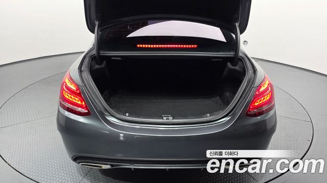 Mercedes-Benz C-Class 2017 — photo 20