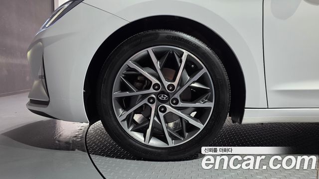 Hyundai AVANTE 2019 — photo 5