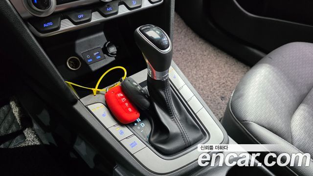 Hyundai AVANTE 2019 — photo 12