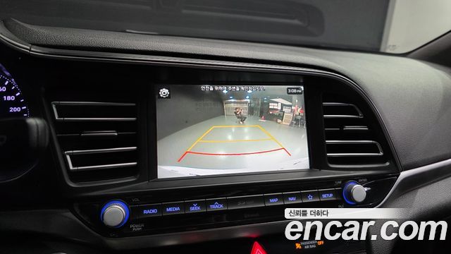 Hyundai AVANTE 2019 — photo 21